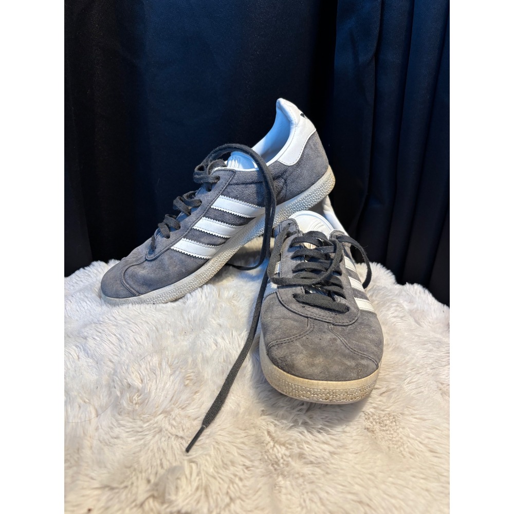 Adidas Gazelle Grey Suede White Stripes Low Top Sneakers BB5480 Mens 7 Womens 8